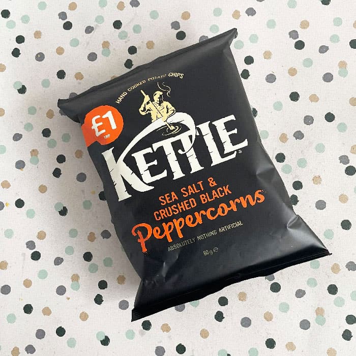 Box of 12 – Kettle Chips Sea Salt & Crushed Black Peppercorns 80g – (£1.29 Bags)