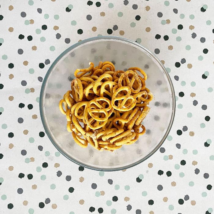 Penn State Sour Cream & Chive Pretzels 120g – (£1.25 Bag)