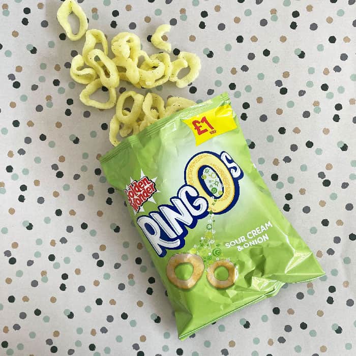 Box of 15 – Golden Wonder Ringos Sour Cream & Onion 40g – (£1 Bags)